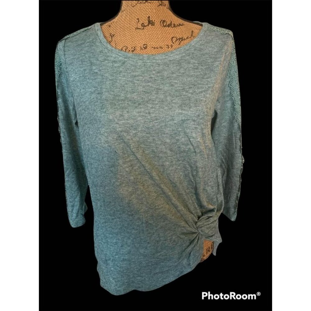🌸3/$15🌸Light Green Long Sleeve Blouse with Knot sz  Small